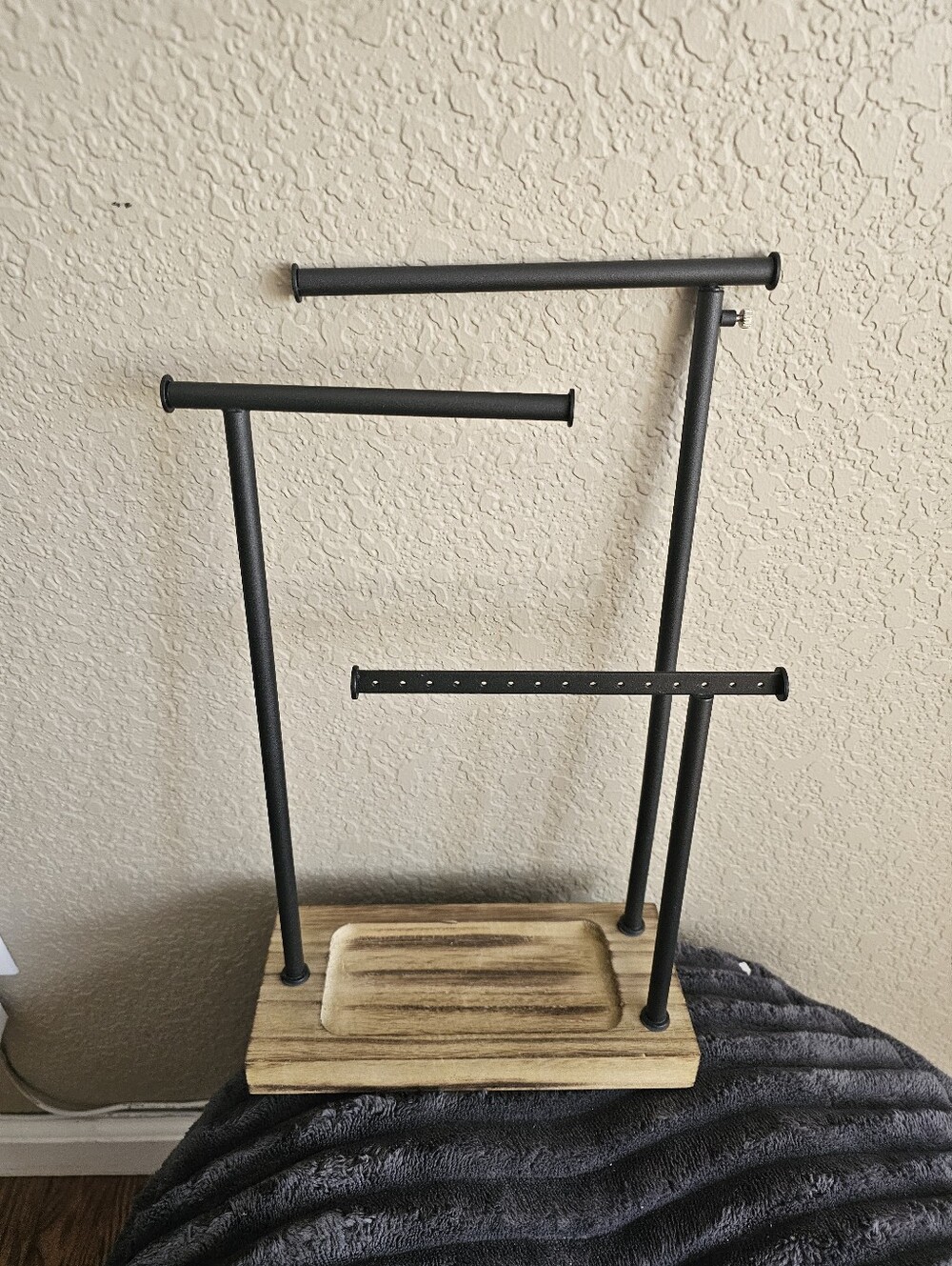 Jewelry organizer stand